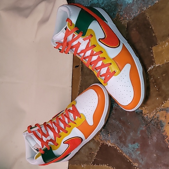 Nike Dunk Hi Retro University. Men's size 13. W/ original box. - Picture 11 of 16